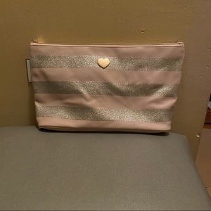 Ellen Tracy Clutch/ Cosmetic Bag